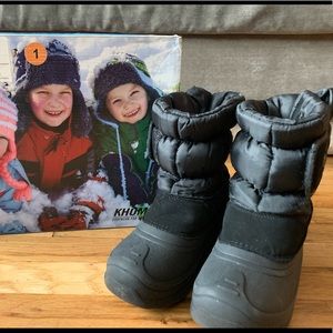Khombu kids snow boots (size 1)